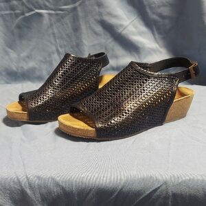 Eric Michael Phoebe Black Laser Cut Leather Cork Wedge Sandals Size 39 / 8.5